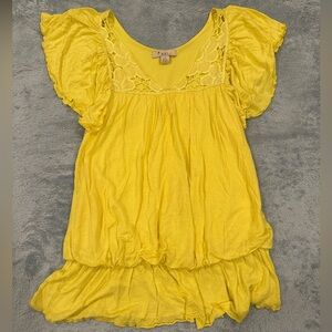 Yellow flowy top